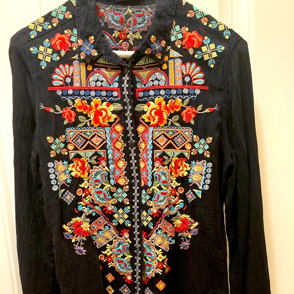 EUC Johnny Was cupro embroidered blouse top dark navy